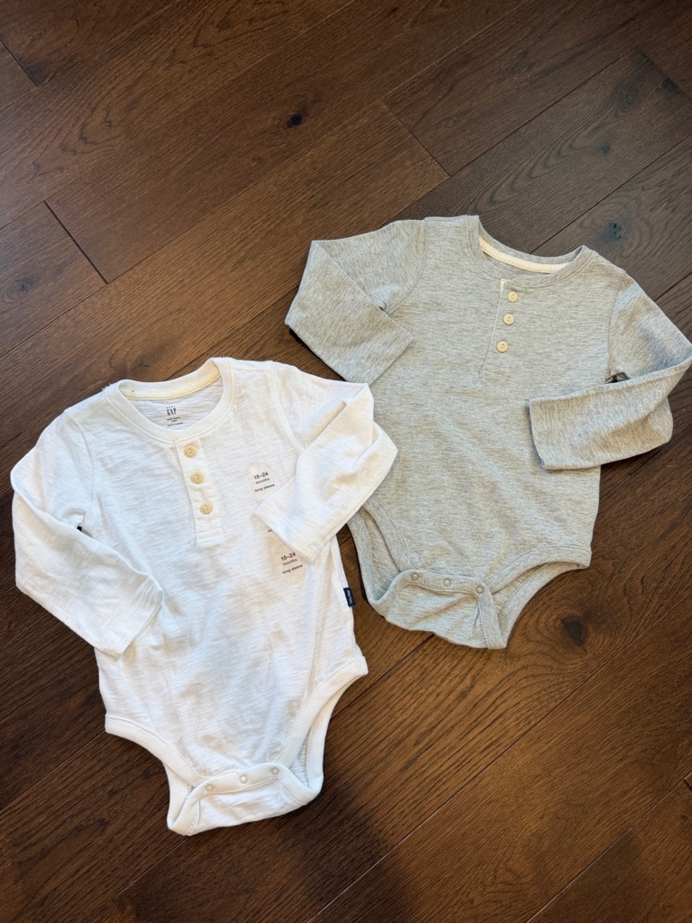 Baby GAP Long-Sleeve Henley One-Piece Bodysuit Set - Size 18/24 Months - C39-051